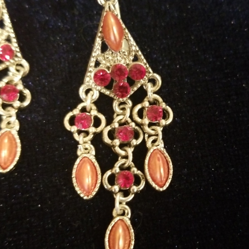 Chandelier earrings - Picture 3 of 5